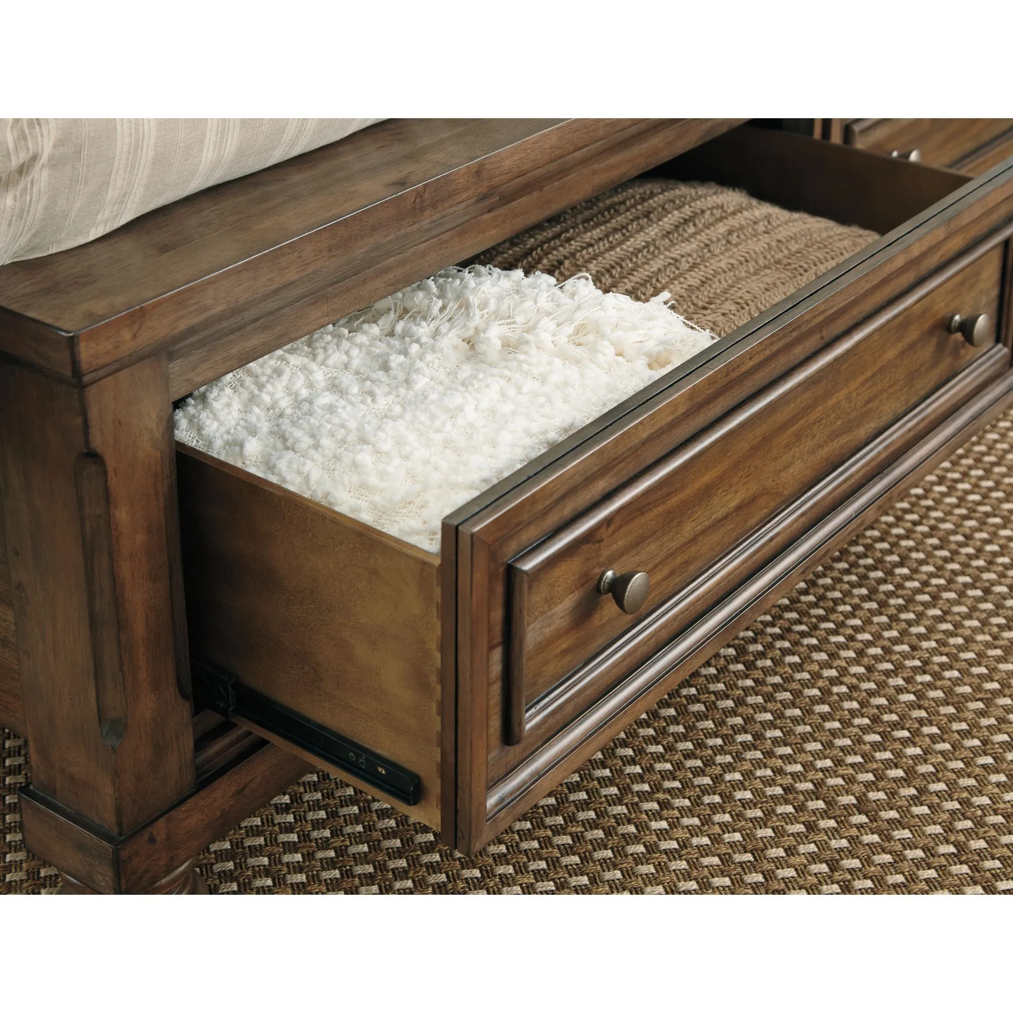 Flynnter Sleigh Storage Bed